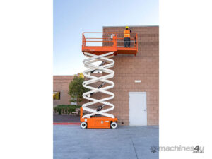 Snorkel S4740E Electric Scissor Lift — view 1