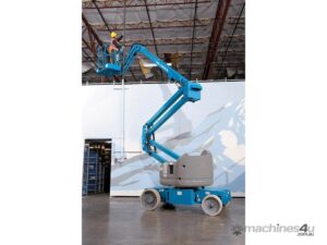 Genie Z-40/23 N RJ Articulated Boom Lifts — view 3